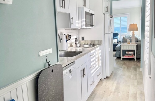 Morehead City Condo | Seaside Retreat - oceanfront, pool sleeps 4, views, previous”Leg-a-Sea”