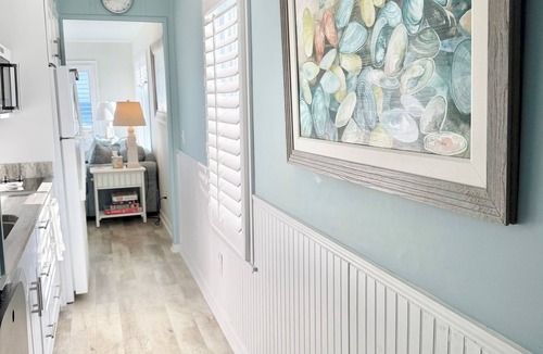 Morehead City Condo | Seaside Retreat - oceanfront, pool sleeps 4, views, previous”Leg-a-Sea”