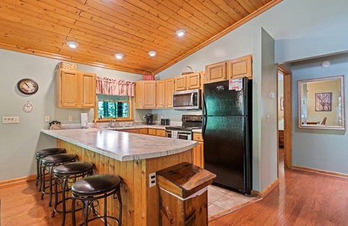 Maggie Valley House | Secluded 4 Bedroom with Hot Tub. 5 minutes to town. MC friendly and accessible!