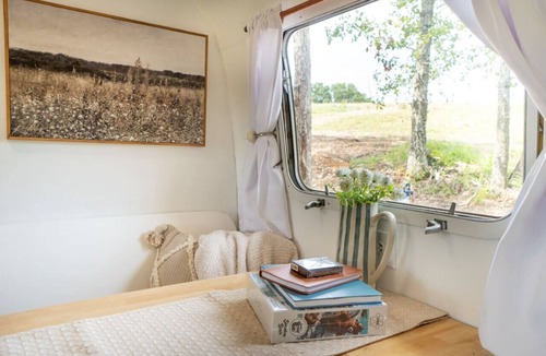 Walnut Shade House | Secluded Airstream Stay on Ranch