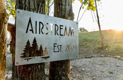 Walnut Shade House | Secluded Airstream Stay on Ranch