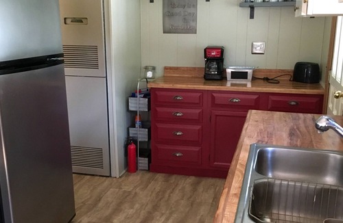 Hollister Cabin | Secluded Cabin + Guest House with *Private Dock' at West End of Lake Taneycomo