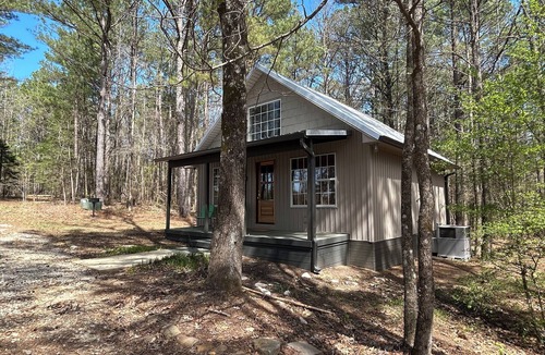 Becker Cabin | Secluded Cabin on private 60 acre lake 10 minutes from Tupelo