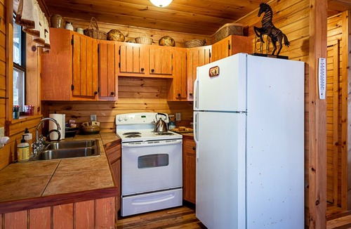 White Bluff Cabin | Secluded Cabin Outside of Nashville - The Lodge at Oak Haven Farm
