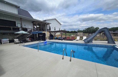 Bonner Springs House | Secluded gated oasis w/luxury, animals and amenities close to local attractions
