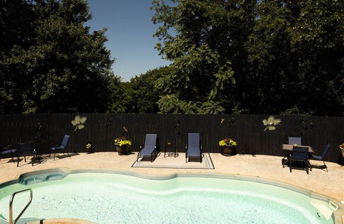 Tulsa House | Secluded Hideaway with private pool 3-bedroom house in tranquil Tulsa