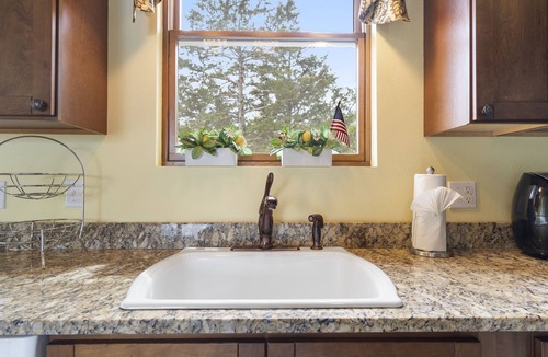Blue Eye House | Secluded Home- Mountain Estate with Stunning Lake Views & Cleared Trail to water!