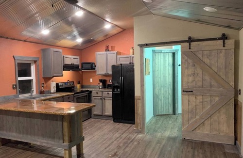 Eminence Cabin | Secluded Ranch House Cabin in Eminence - Ozarks @ Old Desperado Ranch