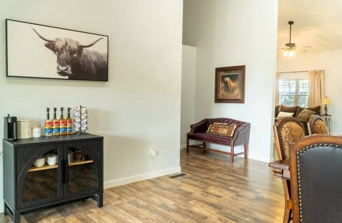 Walnut Shade House | Secluded Ranch Stay w/Views | 2BR/2BA