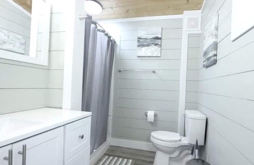 Owensville Cabin | Secluded Tiny House near Owensville, Missouri - Ideal for a Glamping Vacation with Family and Friends