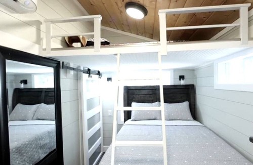 Owensville Cabin | Secluded Tiny House near Owensville, Missouri - Ideal for a Glamping Vacation with Family and Friends