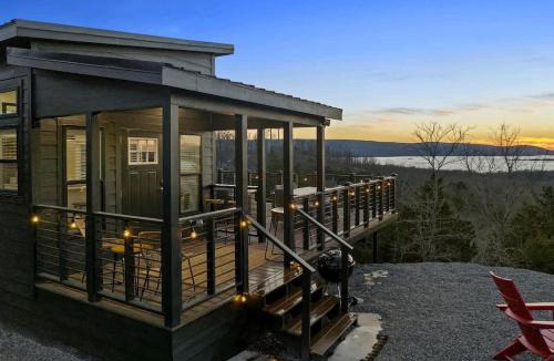 Clayton House | Serene Tiny Home Retreat with Sunrise Lake & Mountain Views in Pushmataha County, Oklahoma
