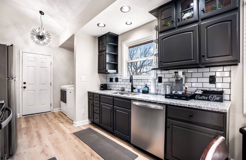 Clarksville House | Serenity Cottage 300mbps WiFi - Dog Friendly