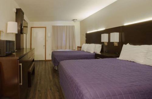 Branson West Hotel | Shady Acre Inn and Suites