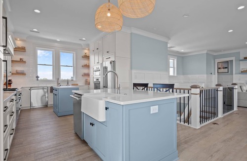 Emerald Isle House | Silver Lining- Luxury Retreat in Dolphin Ridge