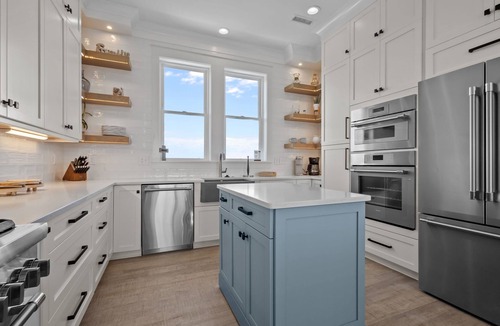 Emerald Isle House | Silver Lining- Luxury Retreat in Dolphin Ridge