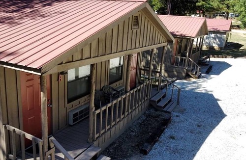 Mountain View Cabin | Simple Cabin with Queen Sized Bed near the Ozark National Forest, Perfect for a Glamping Getaway