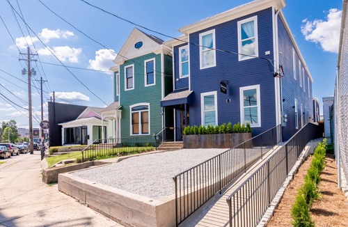 Butchertown Apartment | Single Malt @Tartan House Lux King Studio Sleep 4