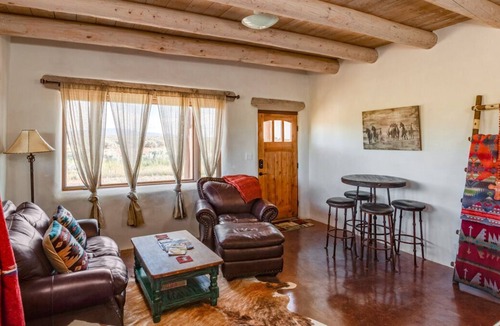 Arroyo Hondo House | Ski Season Availability! Quaint Romantic Getaway in Taos 1-Bedroom, 1-Bath Home