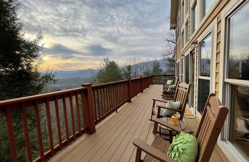 Townsend Cabin | Sky Haven: Luxury Sunrise Views & Peaceful Seclusion near Cades Cove