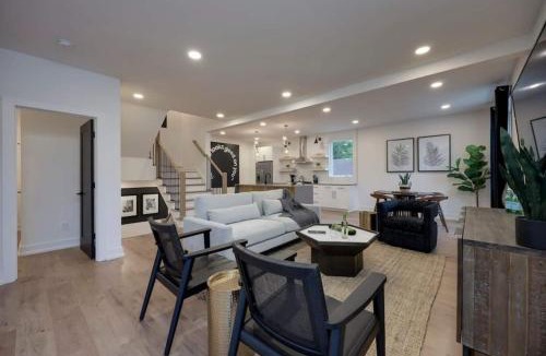 Downtown Nashville House | Skyline Luxury - Rooftop Deck- King Suites-Garage