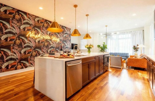 Hadley - Washington House | Skyline Views with Double Rooftop Deck & Game Room