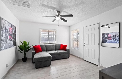 Biggs Field Apartment | Sleek 2-Bed 1-Bath Home Near Fort Bliss