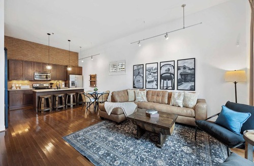 East Market District Apartment | Sleek urban condo near Kentucky Bourbon Trail