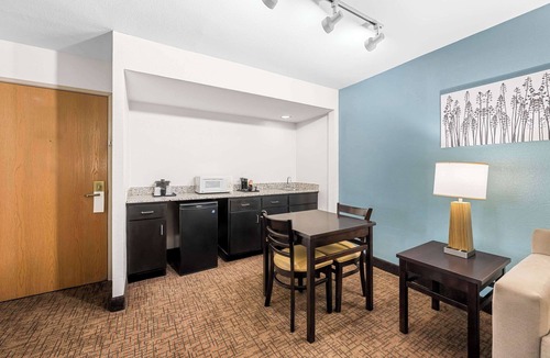 Blountville Hotel | Sleep Inn & Suites Kingsport TriCities Airport