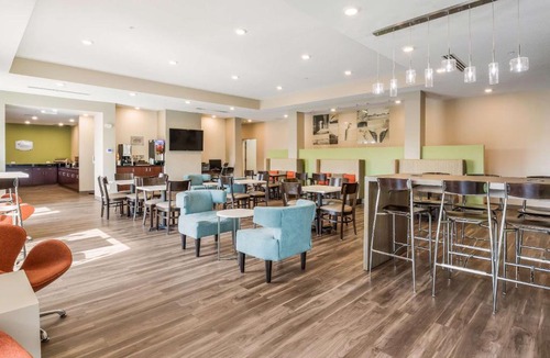 Park City Hotel | Sleep Inn & Suites Park City-Wichita North