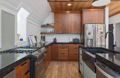 Mount Pleasant Cabin | Sleeps 15, Stunning A-Frame Retreat with Jaw Dropping Views