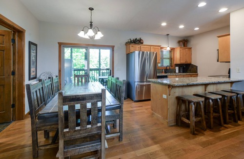 Indian Point House | Sleeps 22 - 8 King Beds - Next to SDC! - Indoor Pool -Vanessa's Vacation Homes