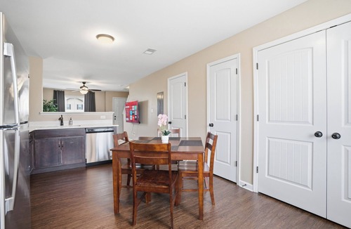 Clarksville House | Smithson Getaway-Wi-Fi|King Bed | Desk | Private Bath in Each Room