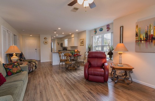 Branson Condo | Something new for you ! Water fall and massage chair .Lake, golf course view.