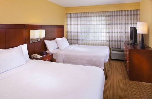 Twin Brook Hotel | Sonesta Select Chattanooga Hamilton Place