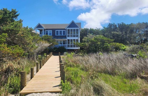 Ocracoke House | Sounds Perfect and Secret Cedars: Waterfront. Views of the Lighthouse.