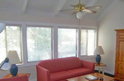 New Bern Condo | Spacious 2BR Condo with Lake View