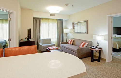 Johnson City Apartment | Spacious 2BR Suite w/Kitchen & Daily Breakfast