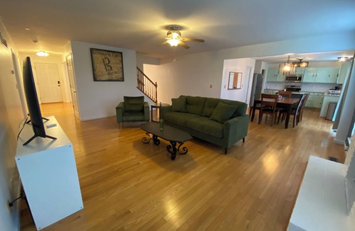 Fairview Heights House | Spacious 4-bedroom house in safe and quiet Fairview Heights, IL with AC & yards!