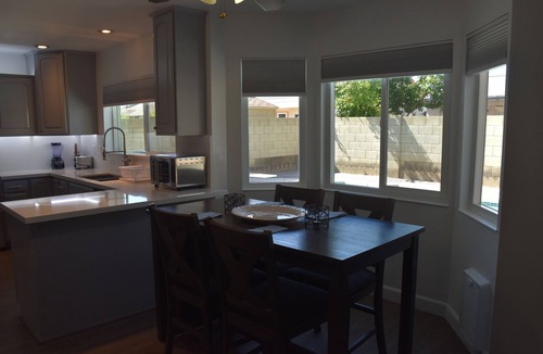 Glendale House | Spacious 4-bedroom house with WiFi, AC in superb Glendale
