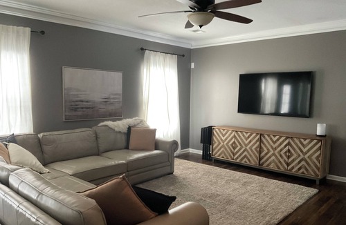 Cordova House | Spacious 4-bedroom house in quiet & charming neighborhood near Cordova