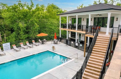 Buechel House | Spacious 4-bedroom townhome with 2 car garage in perfect Louisville location