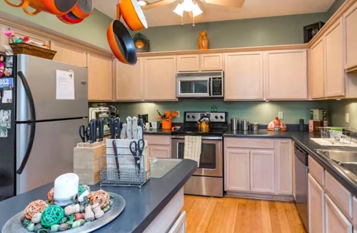 Salemtown House | Spacious 4-bedroom townhome near Downtown Nashville