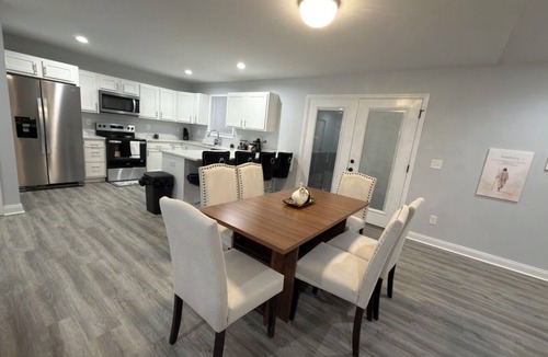 Jeffersontown House | Spacious 5-bedroom house in soothing Louisville with AC