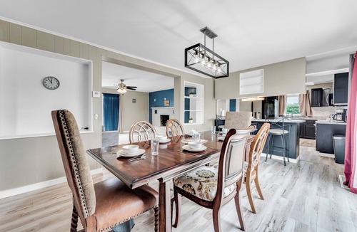 Shell Knob House | Spacious 5-bedroom house. Game Room. Travel Themed Bedrooms. 1 mile from lake.