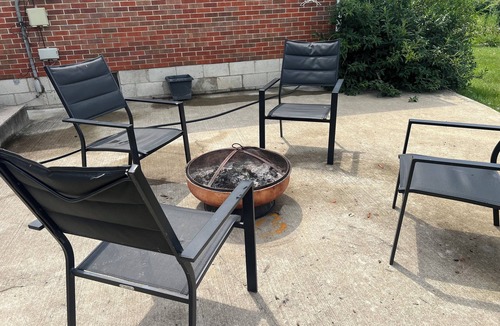 Stanton House | Spacious 5-bedroom House, Garage/Hot Tub/Bar, Close to RRG, Fiber WiFi