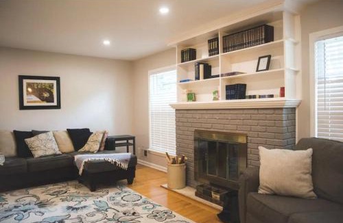 Bashford Manor House | Spacious 5-Bedroom Retreat for 12 in Serene Neighborhood Near Louisville's Best Attractions