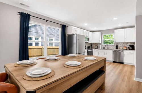 Jeffersonville House | Spacious 6-BR Bourbon Trail retreat | Sleeps 24!