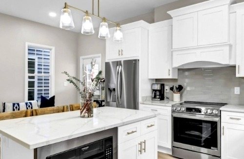 Crescent Hill House | Spacious 6BR Retreat Sleeps 17 The Eastern Don David