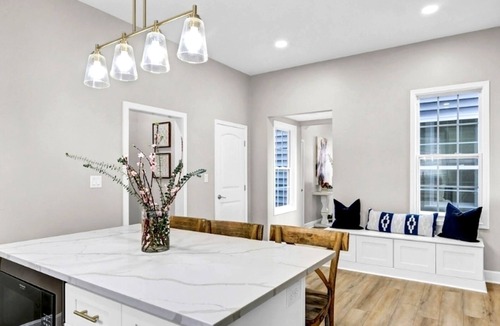 Crescent Hill House | Spacious 6BR Retreat Sleeps 17 The Eastern Don David